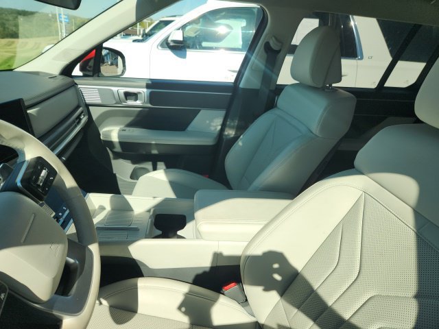 Used 2025 Hyundai Santa Fe SEL AWD/4WD image 13
