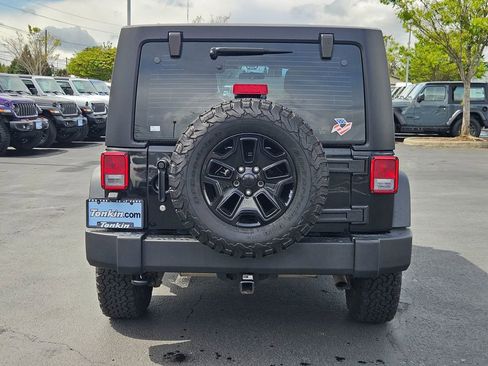 Used 2016 Jeep Wrangler Unlimited Sport w/ Connectivity Group AWD/4WD image 5