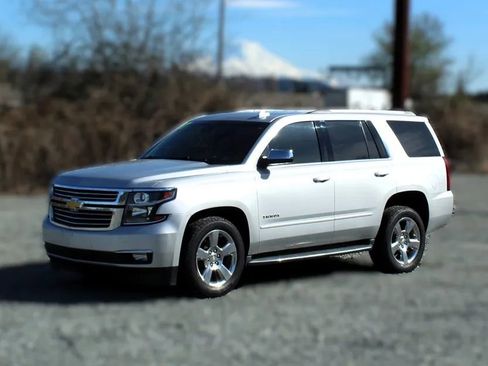 Used 2017 Chevrolet Tahoe Premier AWD/4WD image 3