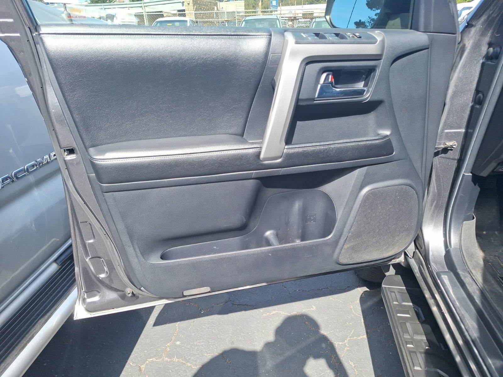 Used 2014 Toyota 4Runner SR5 AWD/4WD image 11