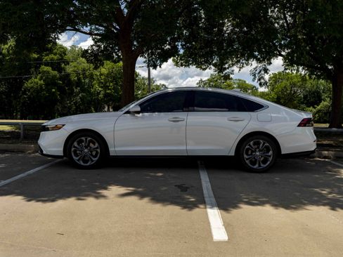 Used 2023 Honda Accord EX image 6