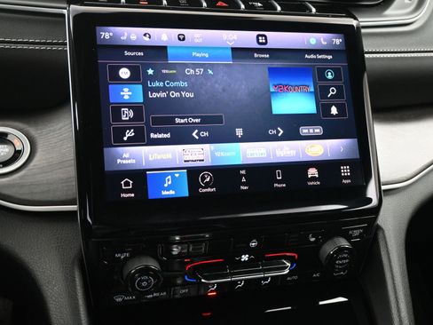 Used 2024 Jeep Grand Cherokee L Limited image 15