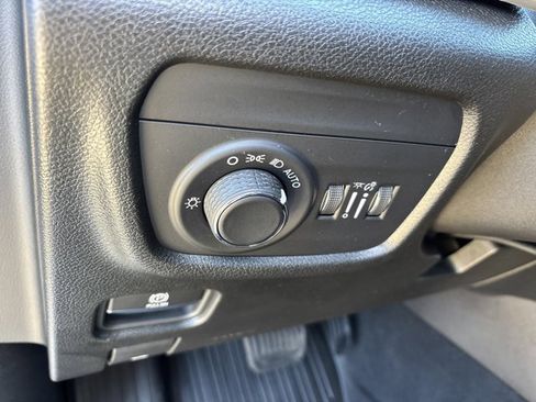 Used 2023 Jeep Grand Cherokee Altitude image 21