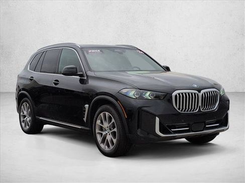 Used 2024 BMW X5 xDrive40i AWD/4WD image 3