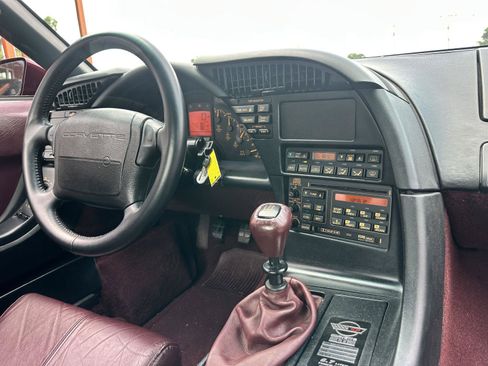 Used 1993 Chevrolet Corvette Coupe RWD image 14
