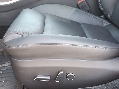 Used 2022 Tesla Model S image 18