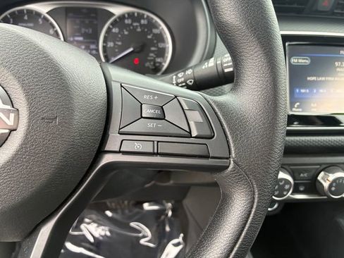 Used 2024 Nissan Kicks S image 23