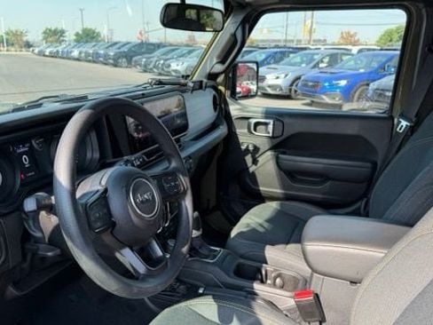 Used 2025 Jeep Wrangler Unlimited Sport AWD/4WD image 20