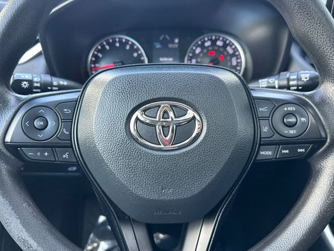 Certified 2021 Toyota RAV4 XLE w/ Convenience Package FWD image 24
