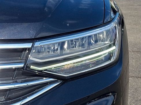 Certified 2024 Volkswagen Tiguan SE AWD/4WD image 9