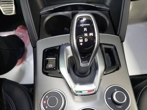 Used 2024 Alfa Romeo Stelvio Ti image 48