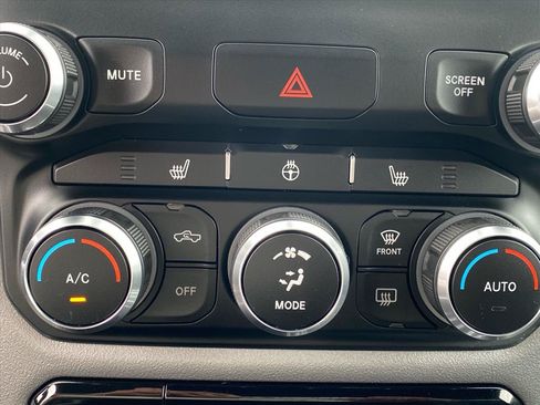 Used 2022 RAM 1500 Big Horn AWD/4WD image 15