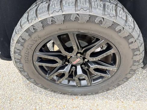 Used 2025 GMC Sierra 1500 AT4 w/ AT4 Premium Package AWD/4WD image 26