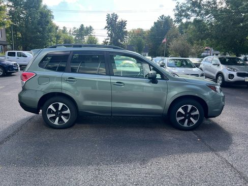 Used 2017 Subaru Forester 2.5i Premium image 6