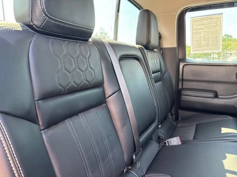 Used 2025 Nissan Frontier SL RWD image 26