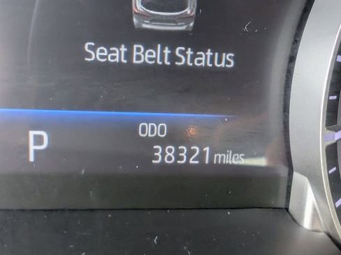 Used 2023 Toyota Highlander XLE AWD/4WD image 13