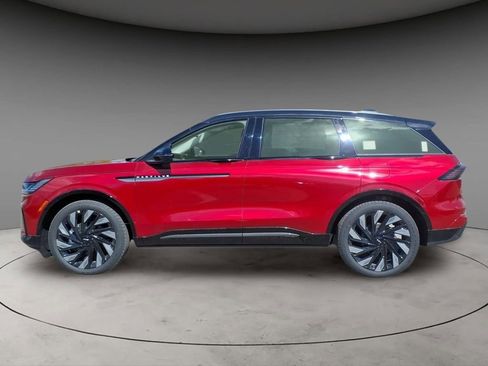 New 2026 Lincoln Nautilus Reserve w/ Jet Appearance Package AWD/4WD image 2