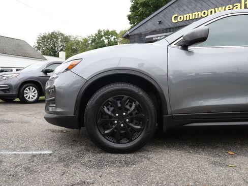 Used 2018 Nissan Rogue S AWD/4WD image 12