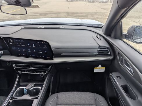 New 2026 Chevrolet Traverse LT w/ LPO, Floor Liner Package image 4