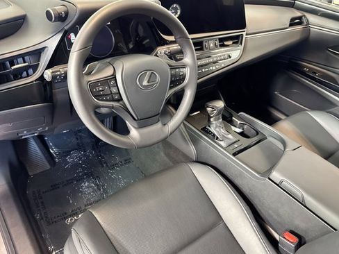 Used 2023 Lexus ES 350 w/ Accessory Package (Z2) FWD image 9