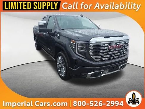Used 2024 GMC Sierra 1500 Denali w/ Denali Reserve Package AWD/4WD image 1