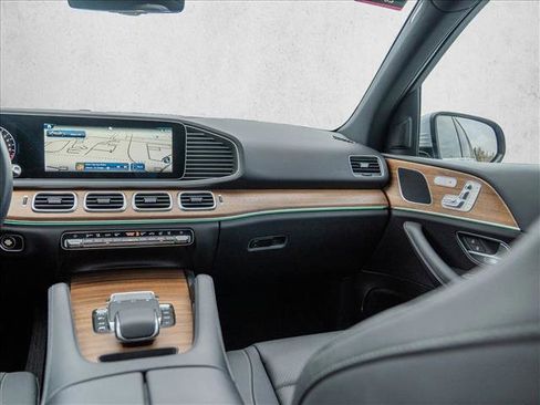 Used 2025 Mercedes-Benz GLE 450e GLE 450e w/ Driver Assistance Package image 21