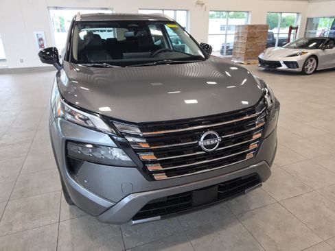 Used 2026 Nissan Rogue SL AWD/4WD image 4