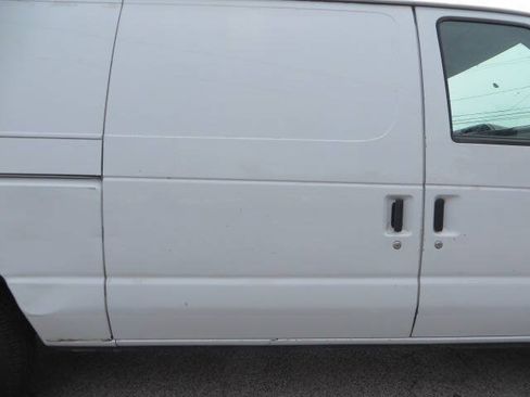 Used 2014 Ford E-150 and Econoline 150 RWD image 29