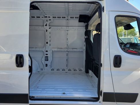 New 2026 RAM ProMaster 2500 w/ Convenience Group image 15