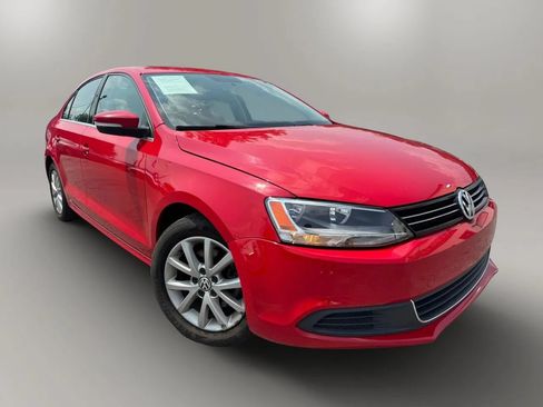 Used 2014 Volkswagen Jetta SE FWD image 2