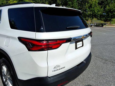 Certified 2023 Chevrolet Traverse LT FWD image 13