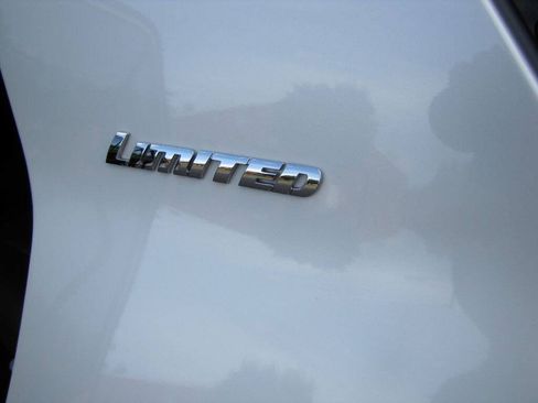Used 2015 Toyota 4Runner Limited AWD/4WD image 31
