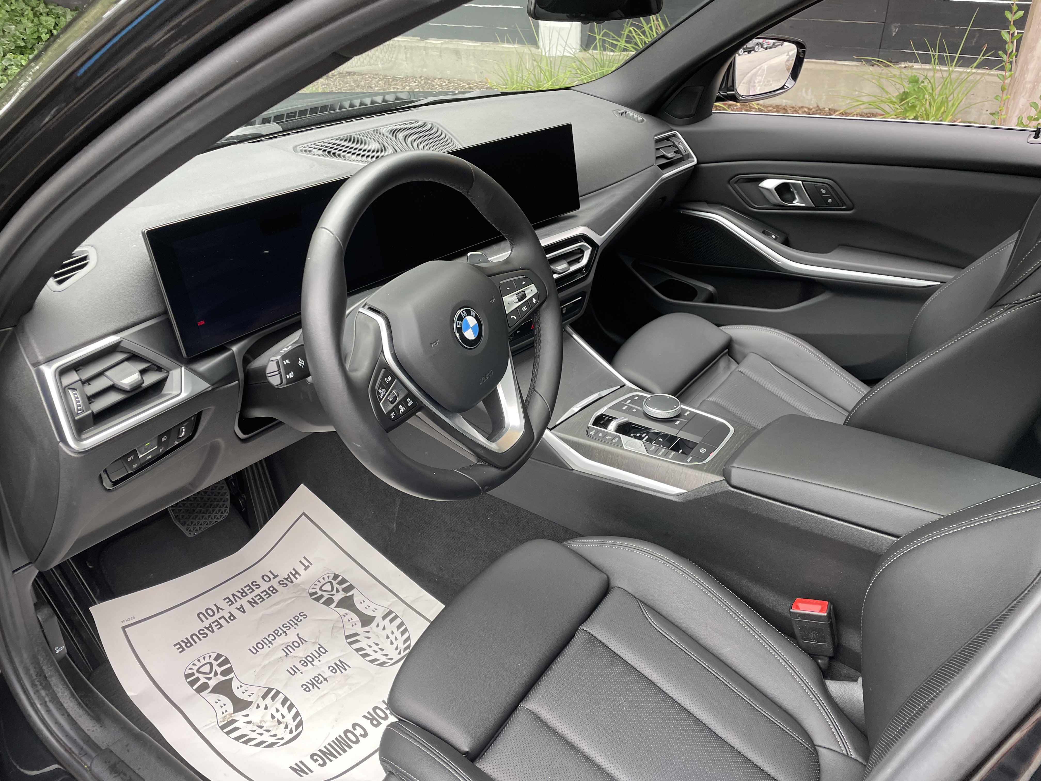 Used 2024 BMW 330i Sedan RWD image 3