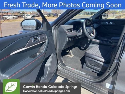 Used 2025 Ford Explorer ST-Line w/ ST-Line Street Pack image 9