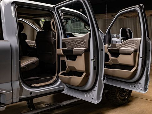 Used 2026 Ford F350 Platinum w/ Platinum Plus Package image 32