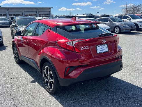 Used 2021 Toyota C-HR XLE image 7