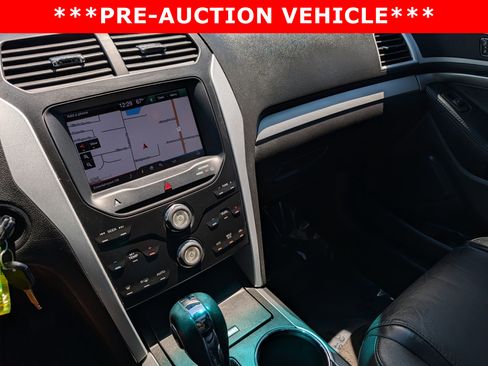 Used 2013 Ford Explorer XLT image 32