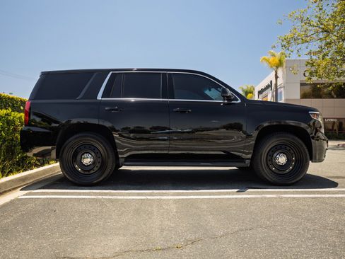 Used 2018 Chevrolet Tahoe 2WD w/ Remote Keyless Entry Package image 4