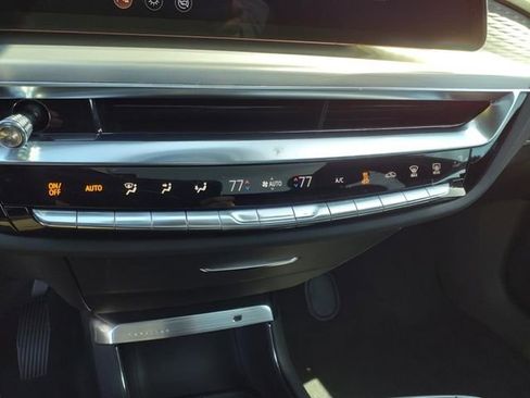 New 2025 Cadillac Lyriq Luxury image 31