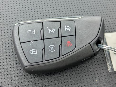 New 2025 Chevrolet Suburban Premier image 32