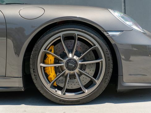 Used 2018 Porsche 911 GT3 RWD image 37