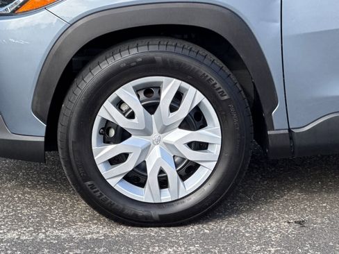 Used 2022 Toyota Corolla Cross L image 26