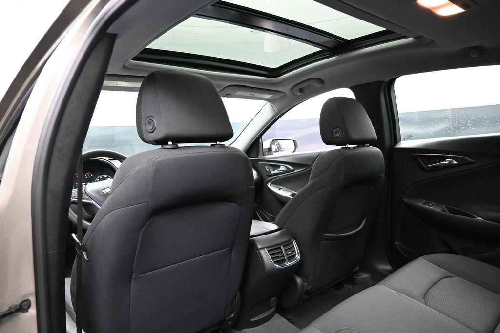 Used 2024 Chevrolet Malibu LT FWD image 23