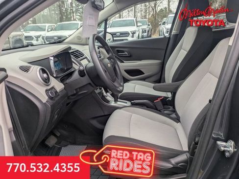 Used 2016 Chevrolet Trax LT w/ LT Sun and Sound Package image 21