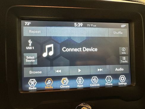 Used 2019 Jeep Renegade Altitude w/ Quick Order Package 2XM AWD/4WD image 36