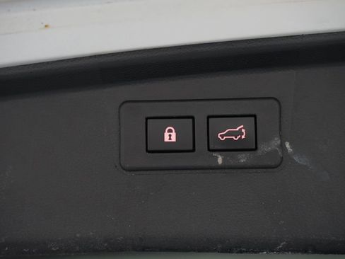 Used 2021 Subaru Outback Premium image 31