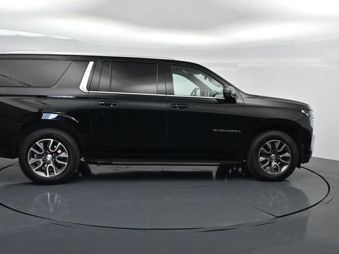 Used 2024 Chevrolet Suburban LT w/ LT Signature Plus Package RWD image 8