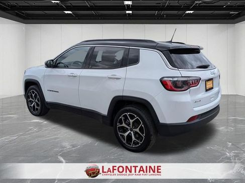 Used 2025 Jeep Compass Limited AWD/4WD image 3