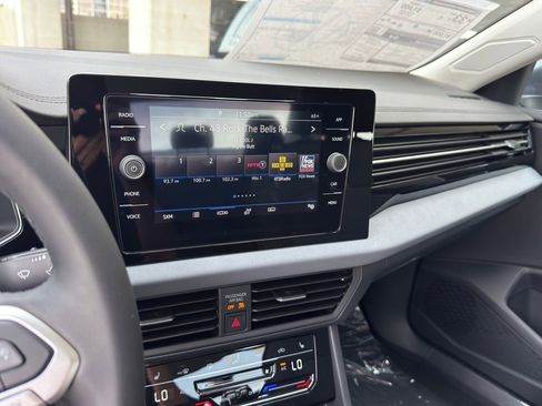 New 2026 Volkswagen Jetta SE FWD image 13