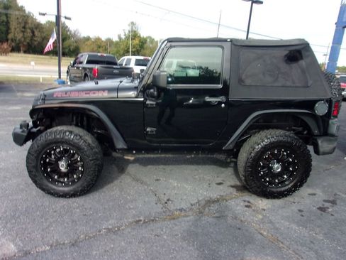 Used 2011 Jeep Wrangler Rubicon w/ Call of Duty Group image 2